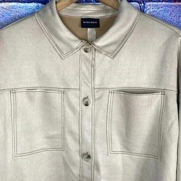 Miou Muse Women’s Button Down Soft Shirt Tan Medium - Picture 3 of 7